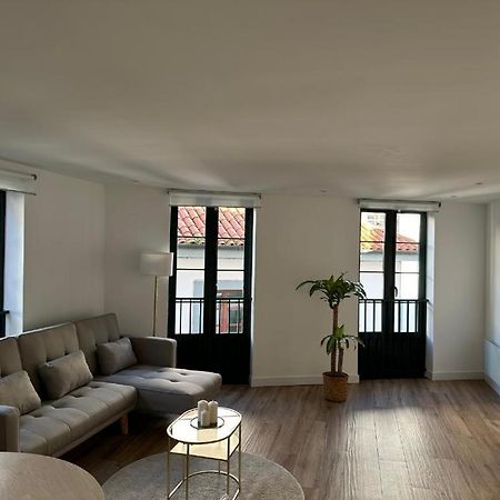 Apartamentos Urbanin II Plaza De San Pedro Кудилеро Екстериор снимка